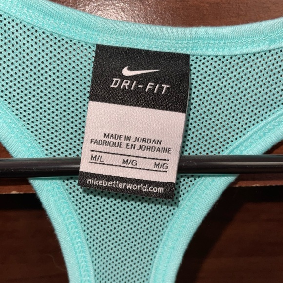 Nike tank top - Picture 3 of 3